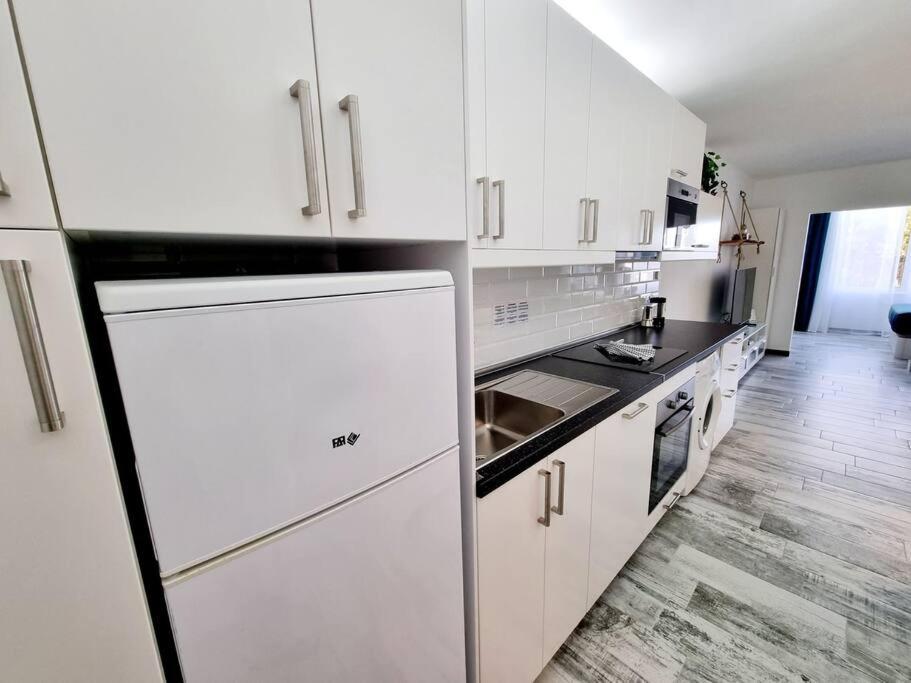 Apartamento Smeraldo 11 Playa Roca กอสตา เตกีสเซ ภายนอก รูปภาพ